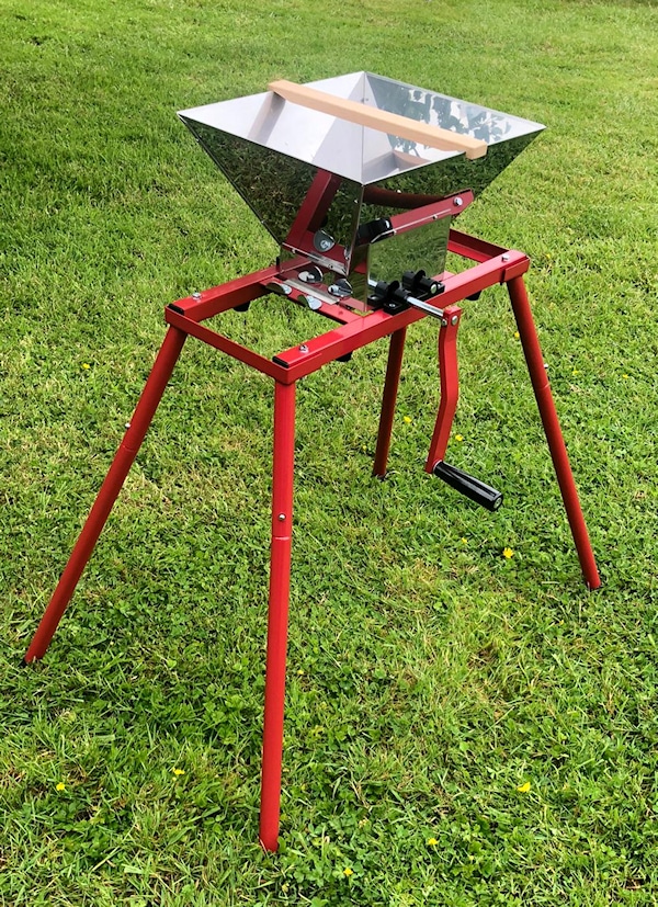 Apple crusher on a stand - assembled